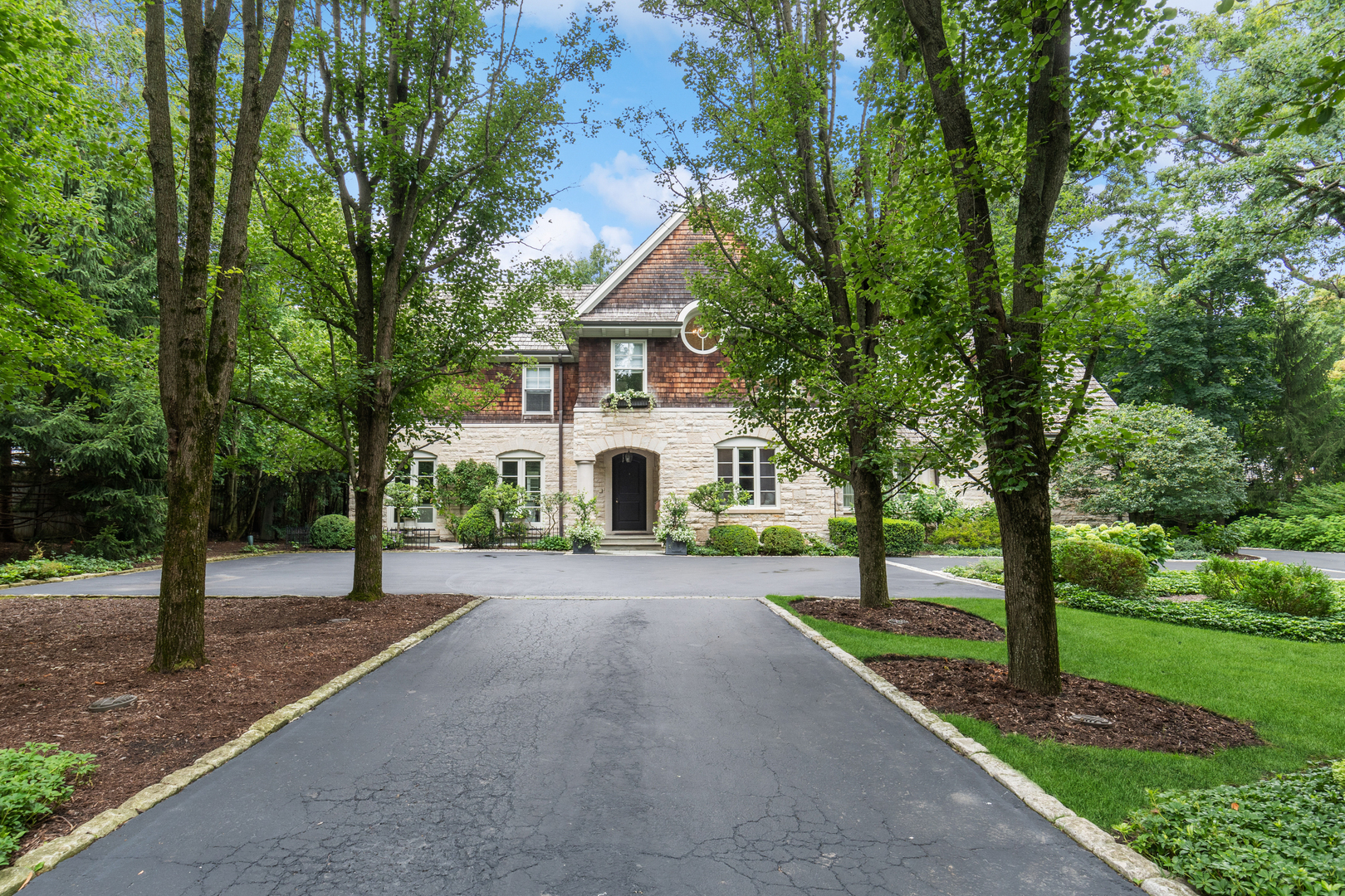 950 Woodbine Place Property Photo