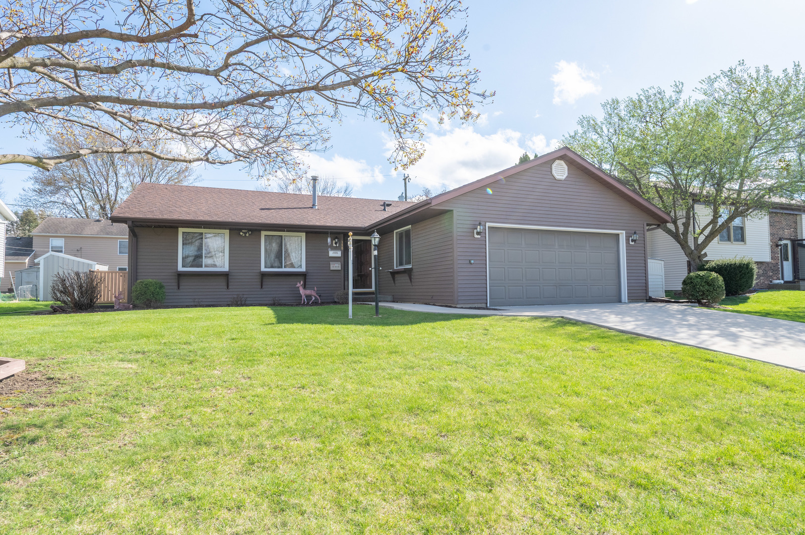 348 Apple Street Property Photo