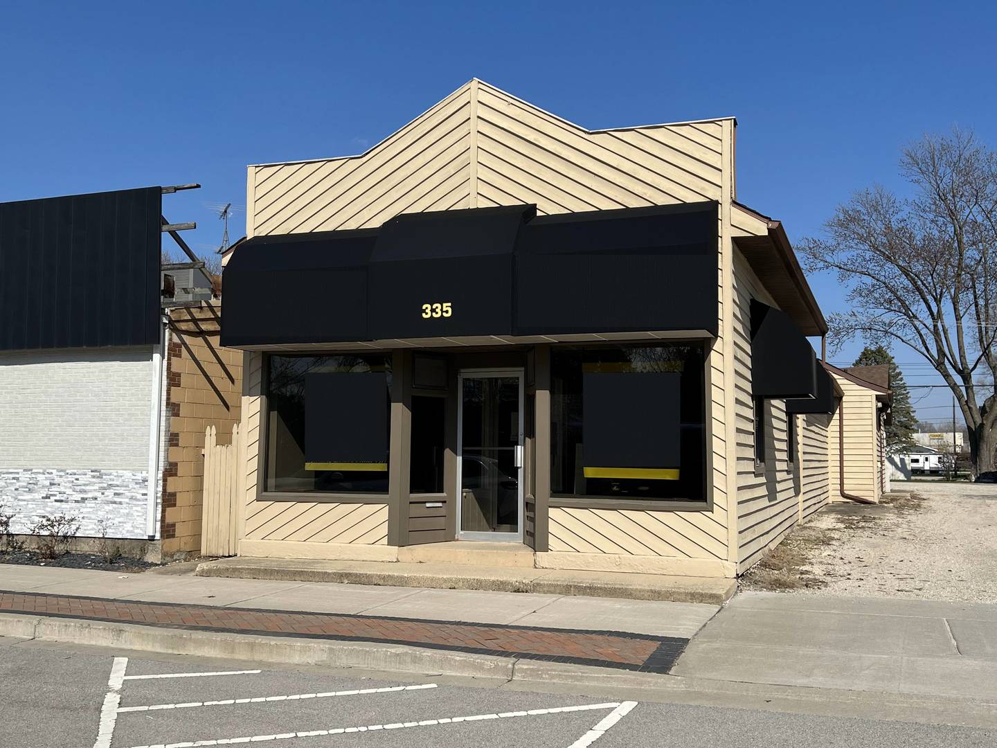 335 S Broadway Street Property Photo