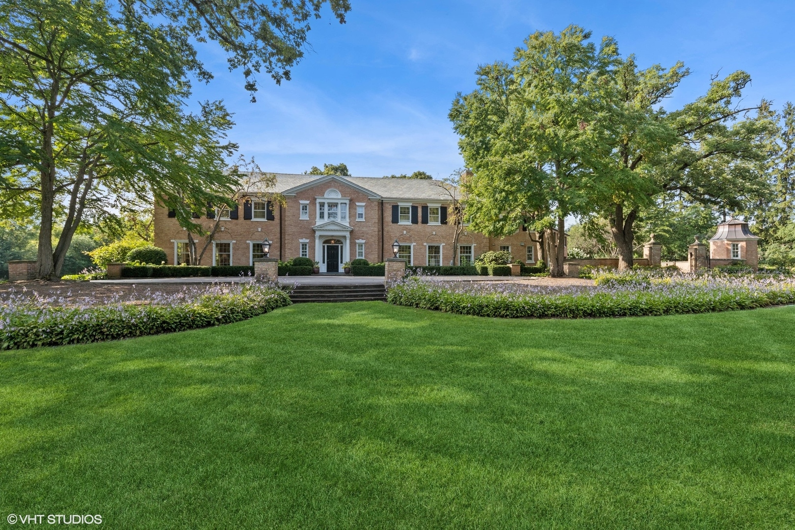 2020 Knollwood Road Property Photo