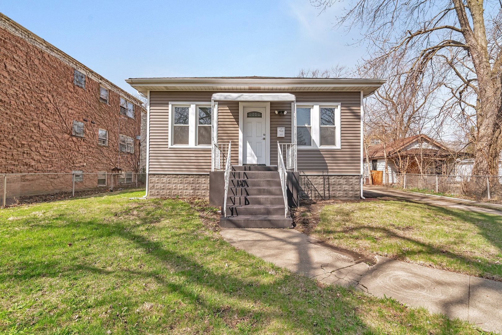 13916 S Dearborn Street Property Photo 1