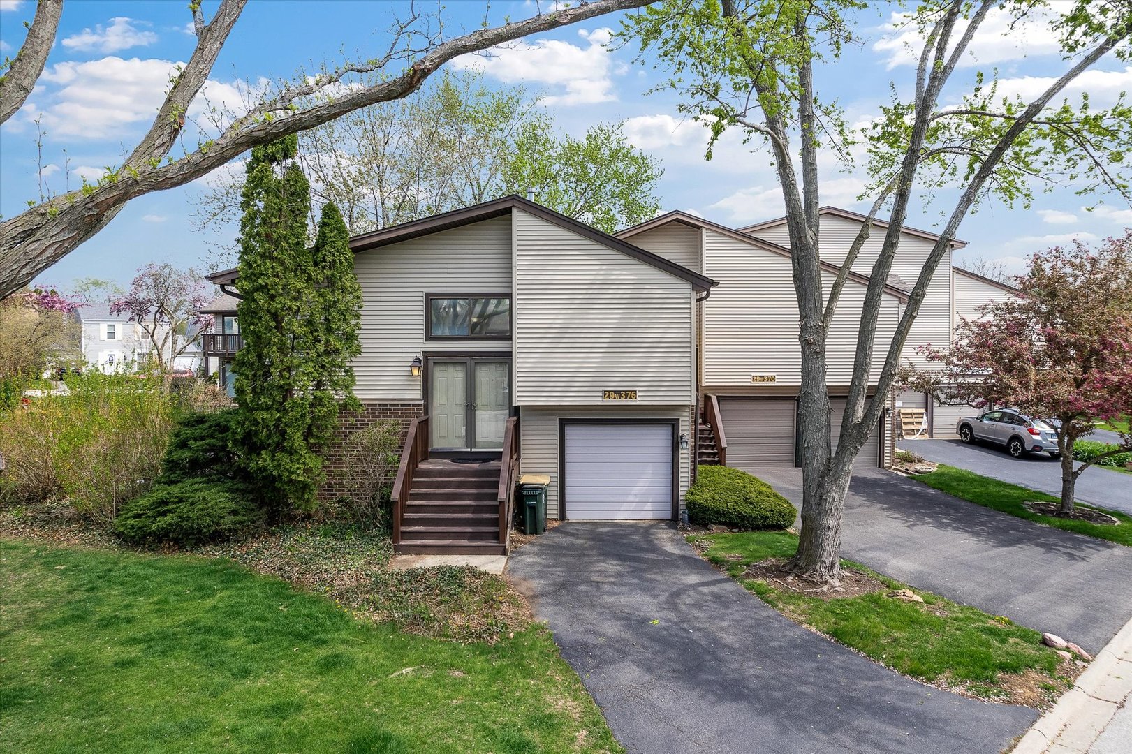 29w376 Thornwood Lane Property Photo