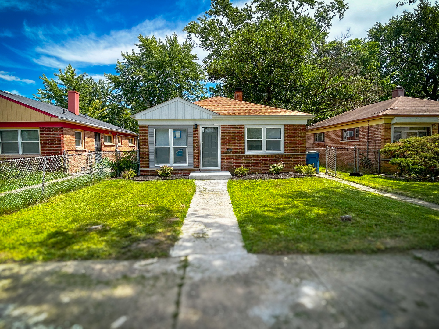152 Real Estate Listings Main Image