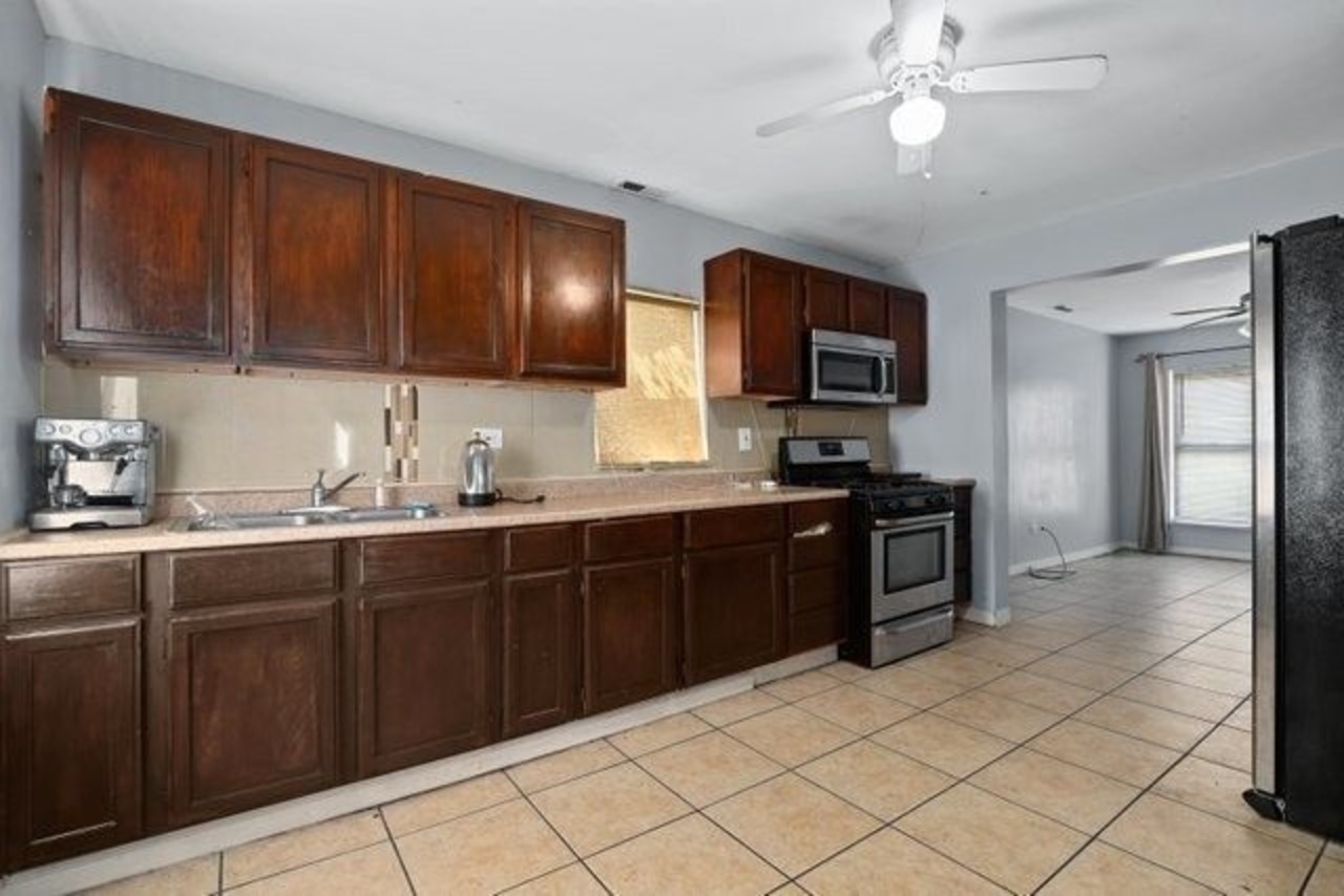 3609 S California Avenue Property Photo 9