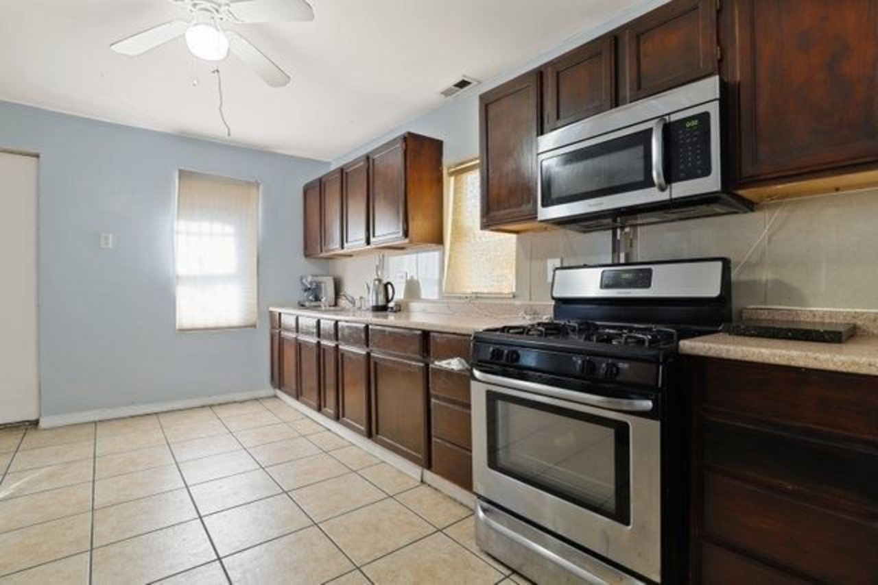 3609 S California Avenue Property Photo 10