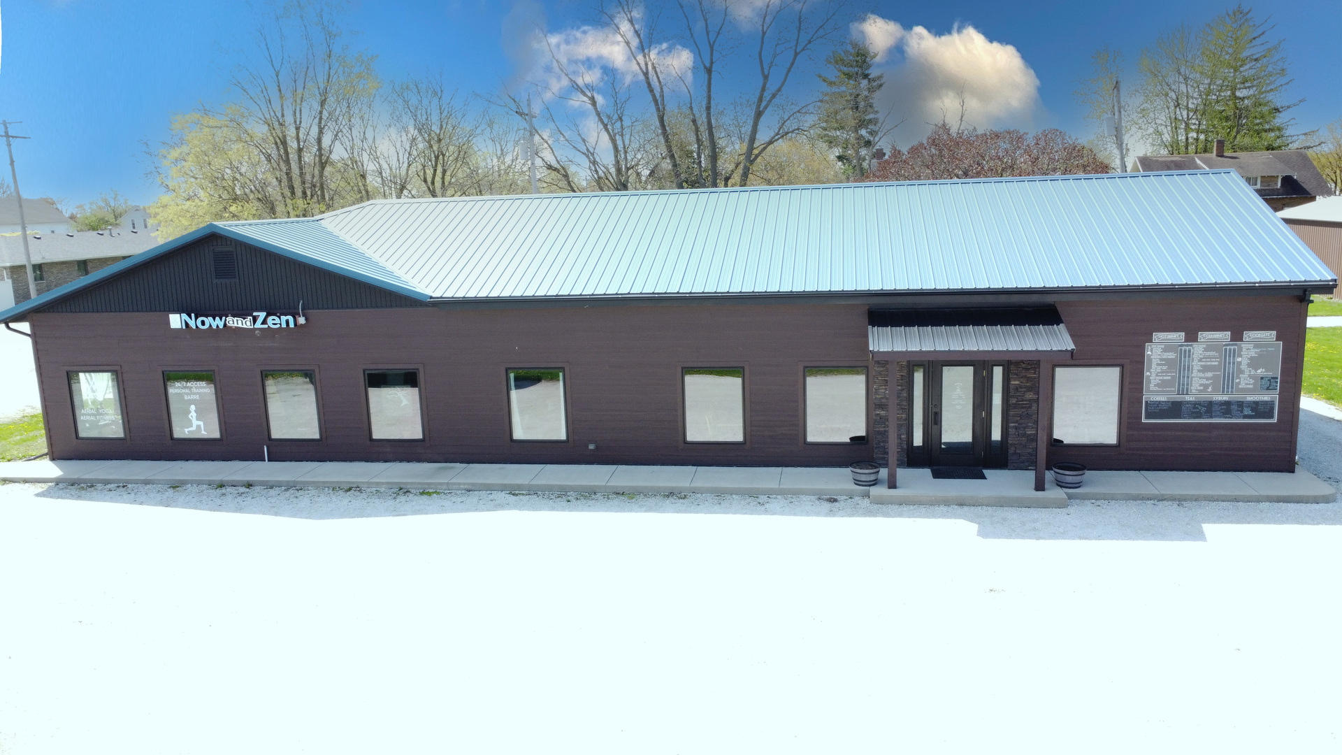 201 E Main Street Property Photo 1