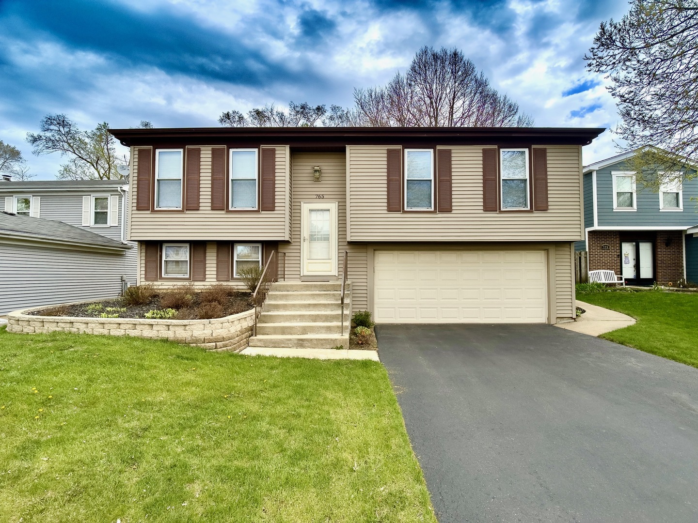 765 Woodside Drive Property Photo