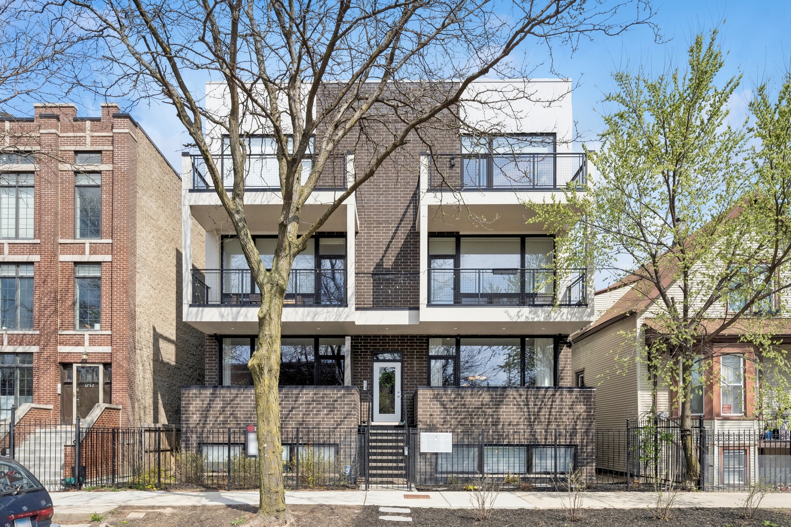 1753 N Kedzie Avenue 1s Property Photo