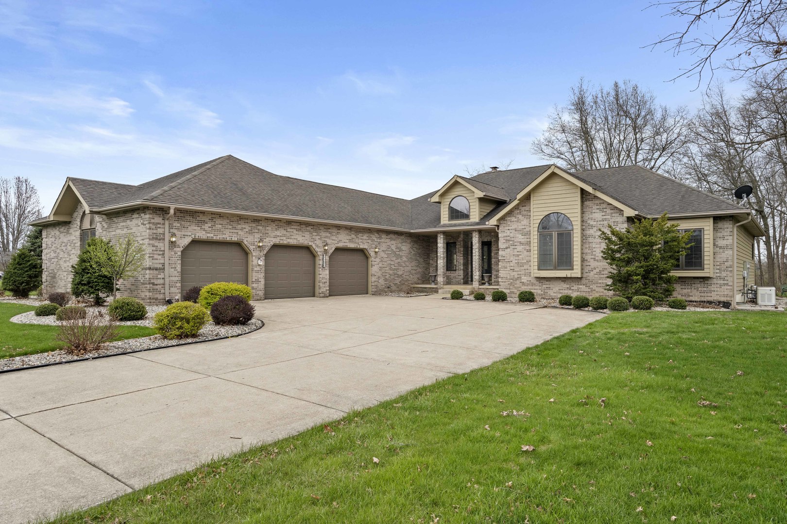 46385 Real Estate Listings Main Image