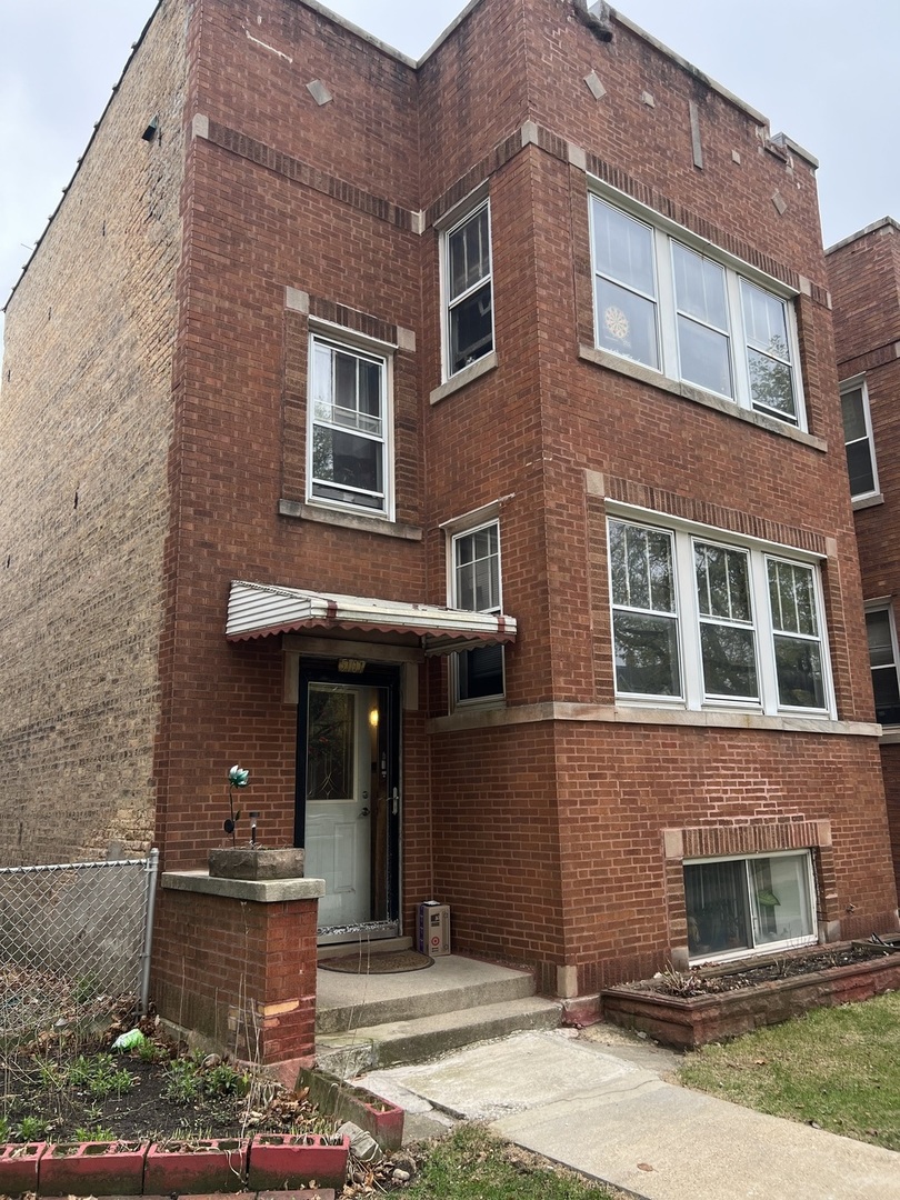5107 W Strong Street Property Photo