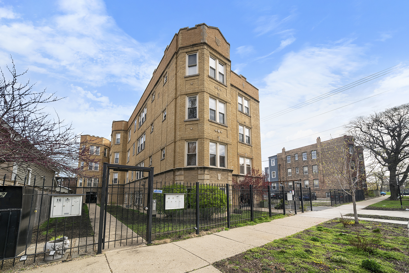 3222 W Beach Avenue 2c Property Photo