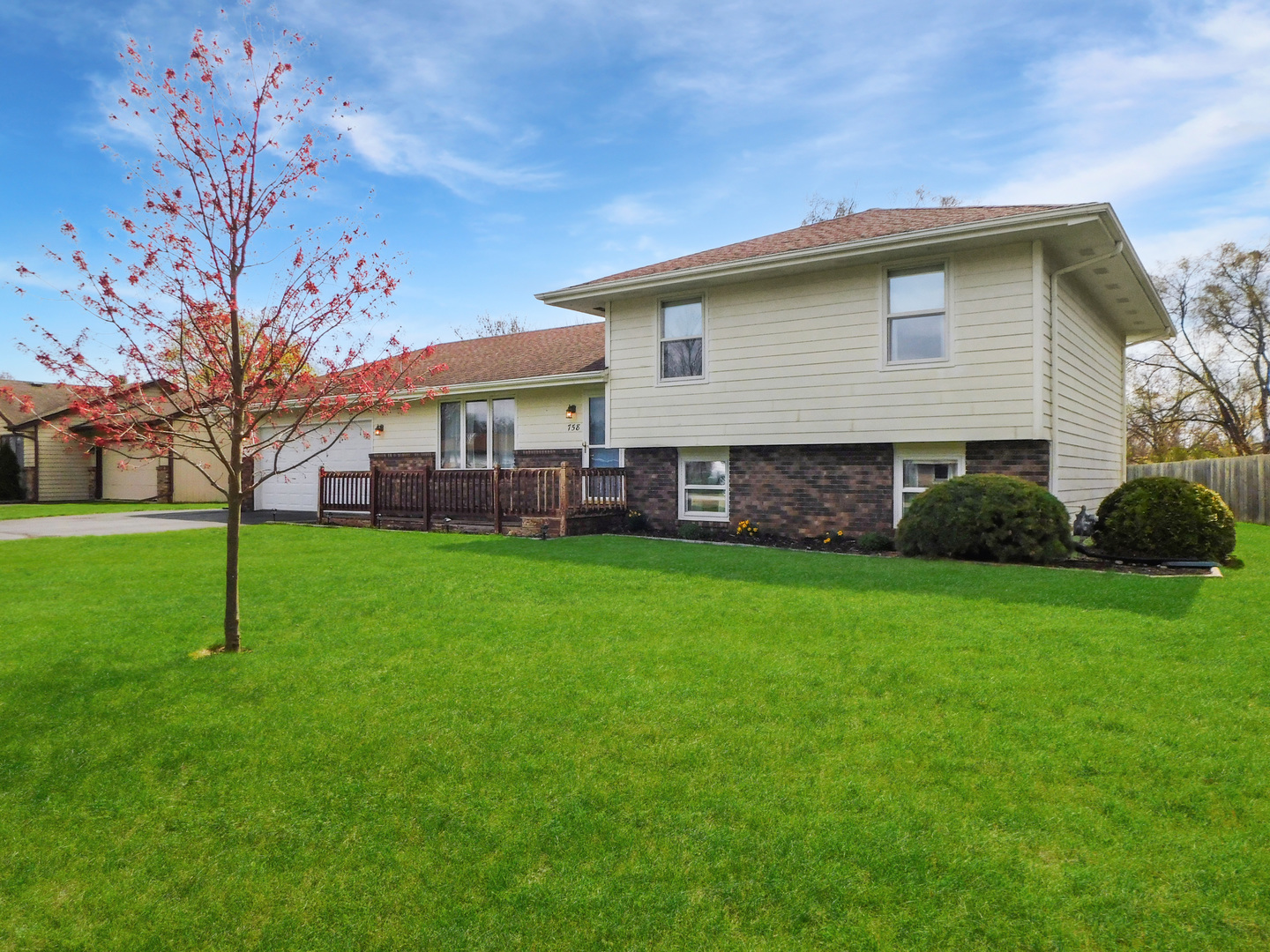 758 Loomis Drive Property Photo