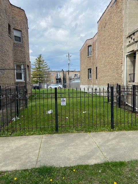 3544 W Congress Parkway Property Photo 3