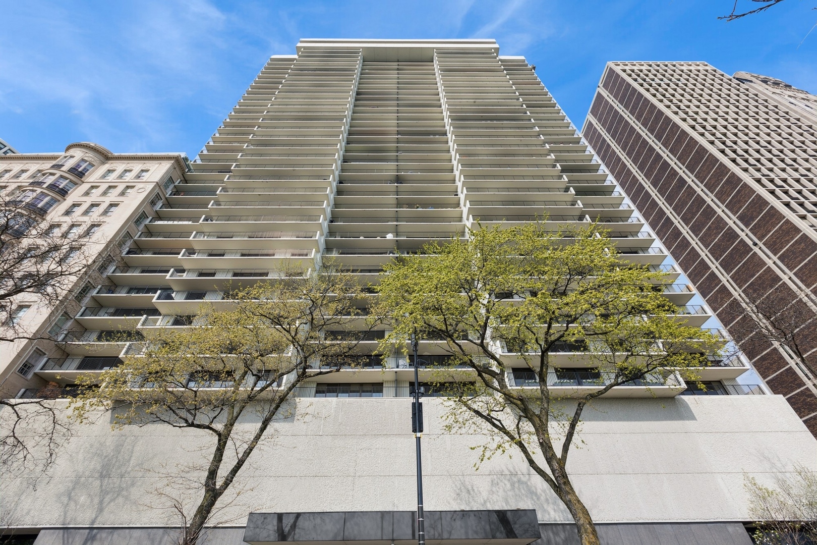 1212 N Lake Shore Drive 16BS Property Photo 1