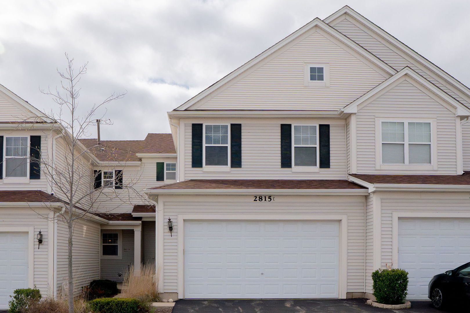 60084 Real Estate Listings Main Image
