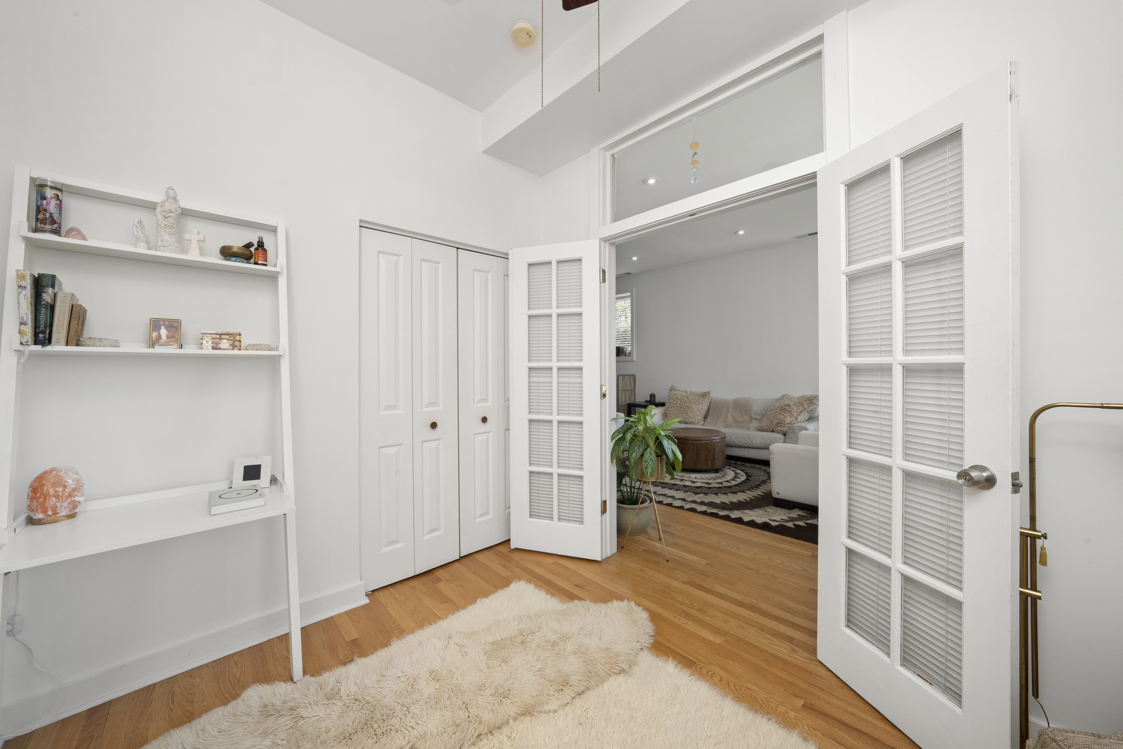 2459 W Augusta Boulevard Property Photo 10