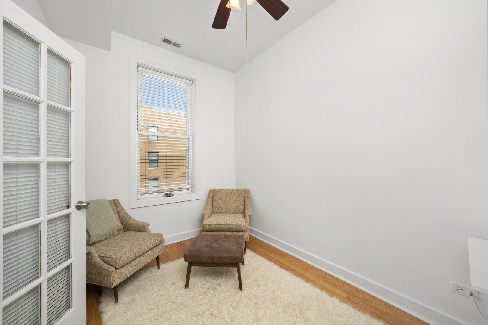 2459 W Augusta Boulevard Property Photo 11