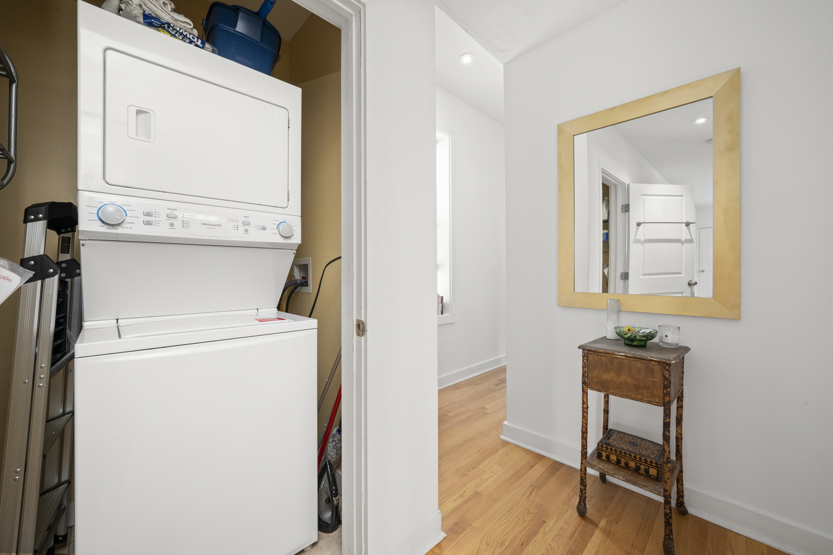2459 W Augusta Boulevard Property Photo 16