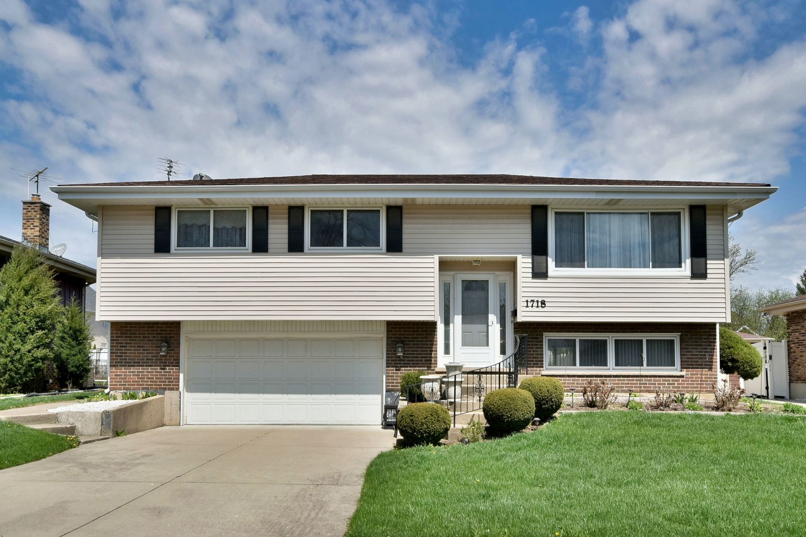 1718 W Woodland Avenue Property Photo