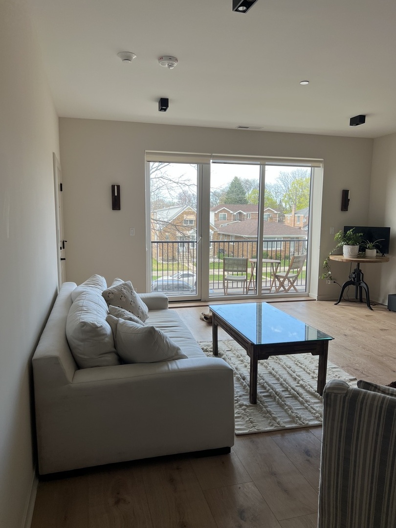 8029 W Belmont Avenue 202 Property Photo 6