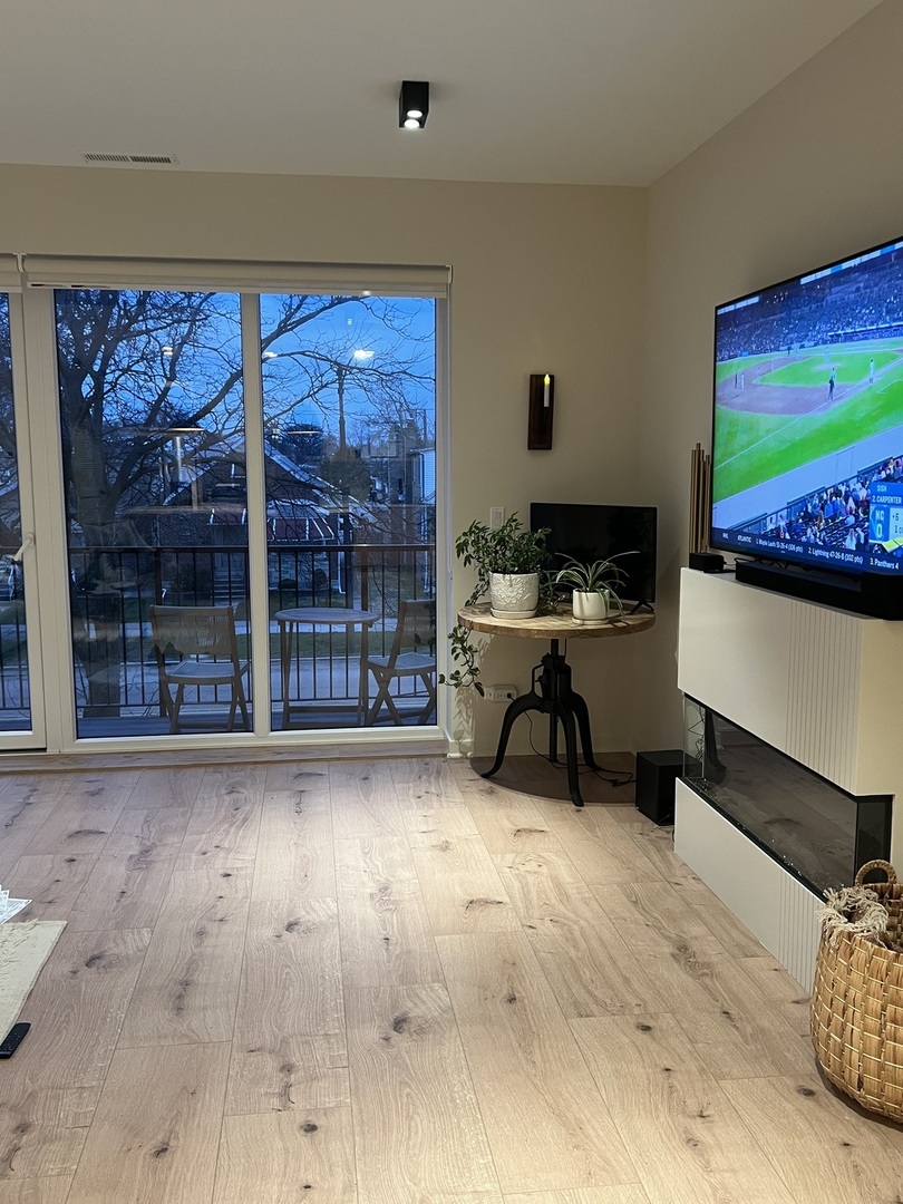 8029 W Belmont Avenue 202 Property Photo 7