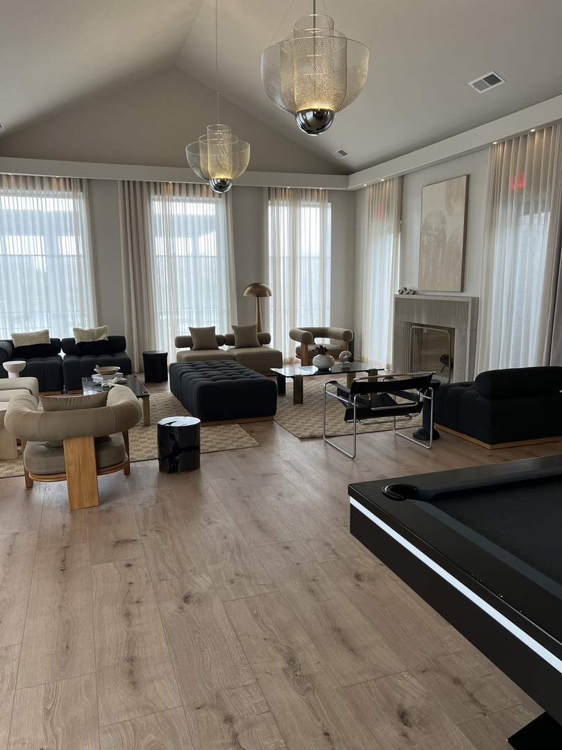 8029 W Belmont Avenue 202 Property Photo 16