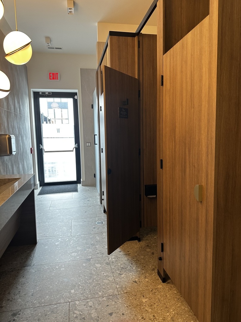 8029 W Belmont Avenue 202 Property Photo 19