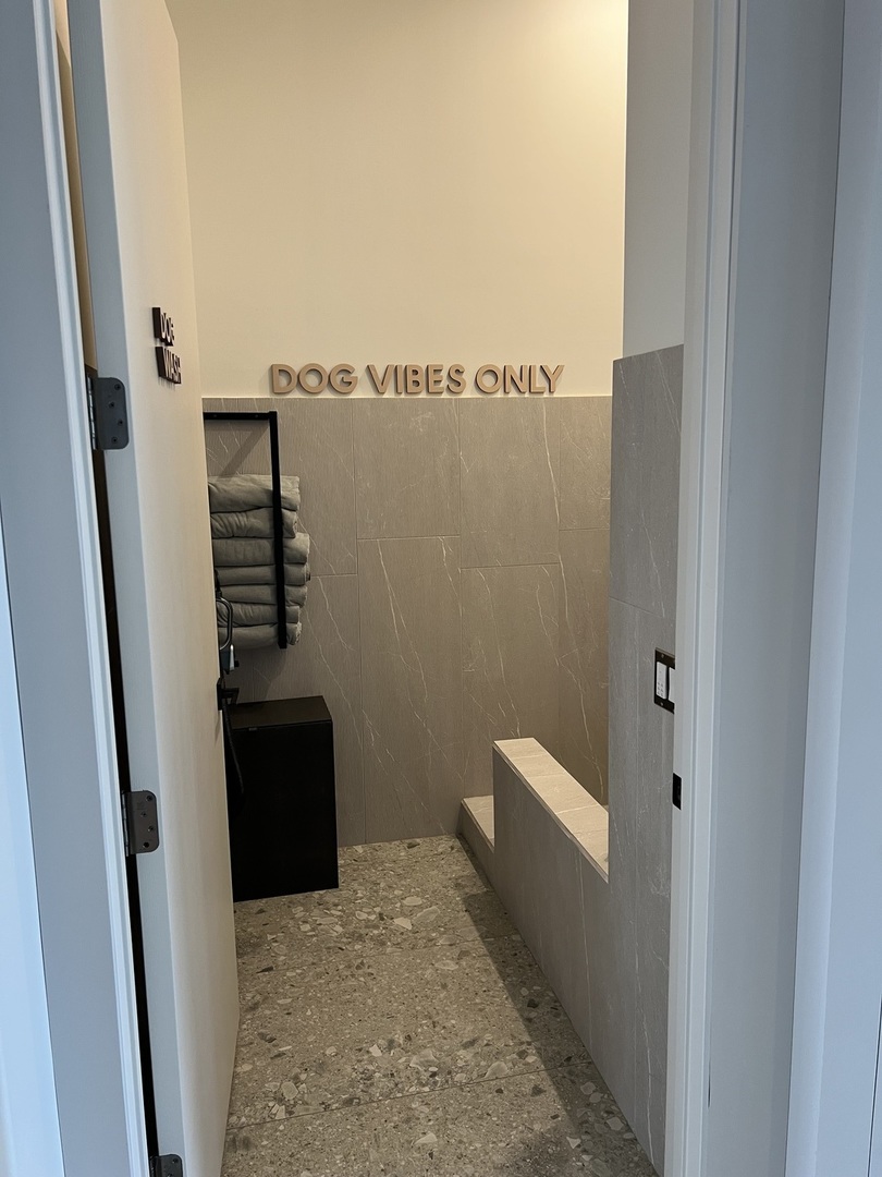 8029 W Belmont Avenue 202 Property Photo 20