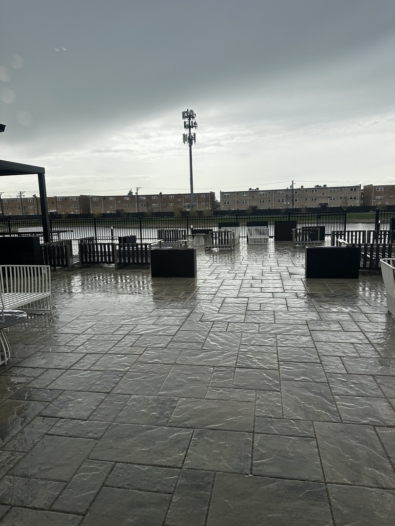 8029 W Belmont Avenue 202 Property Photo 22