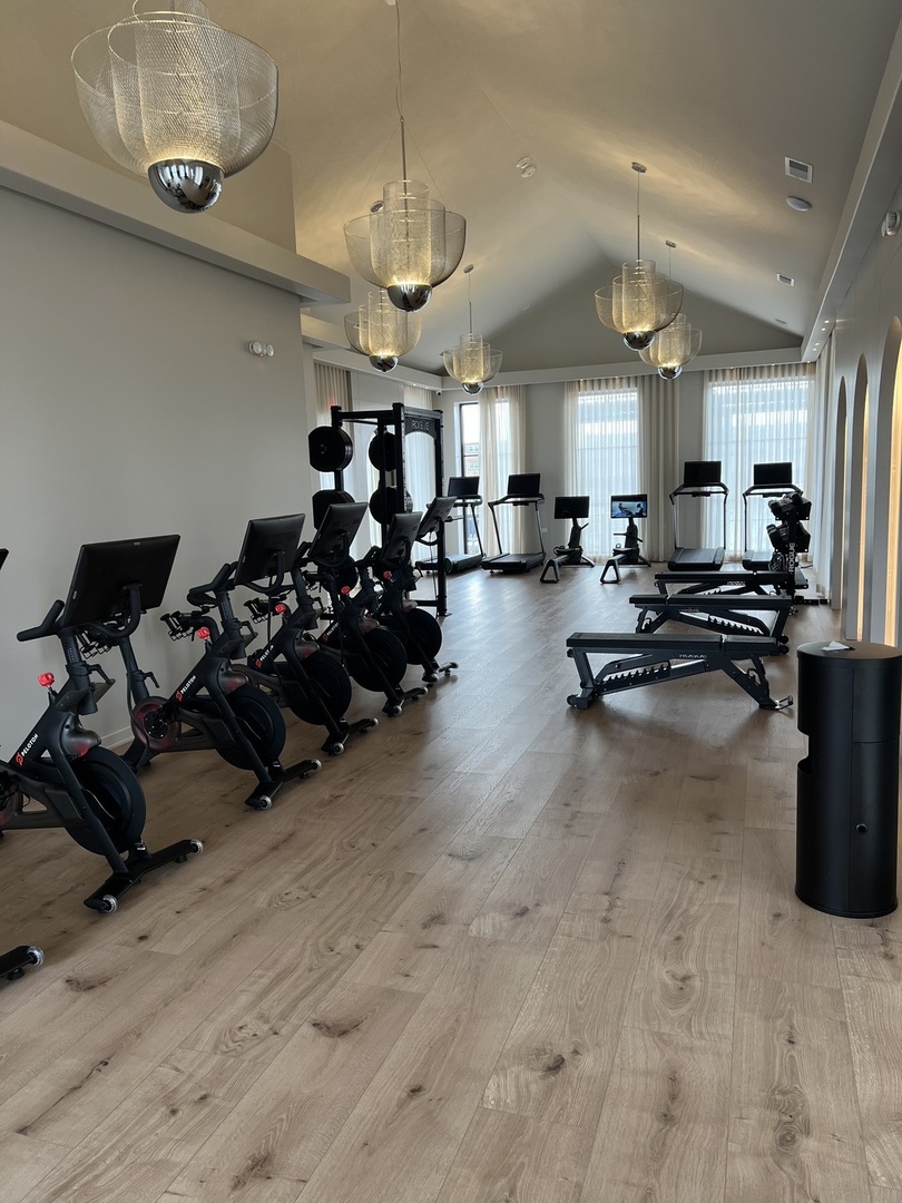 8029 W Belmont Avenue 202 Property Photo 24