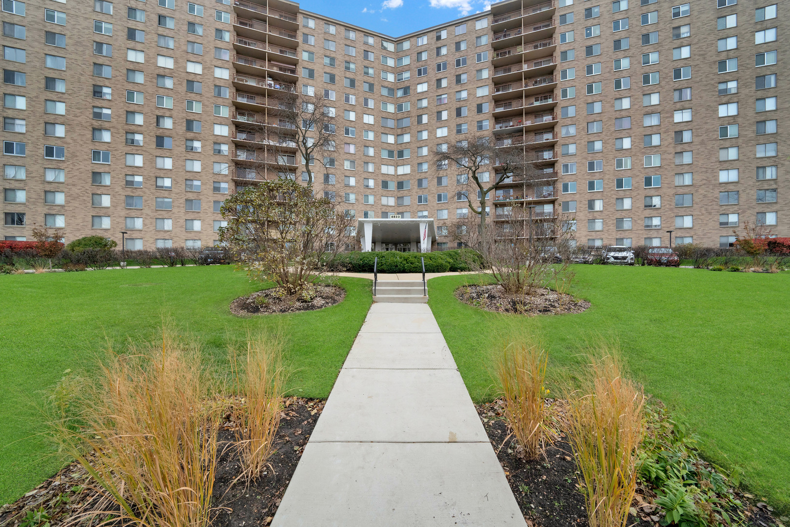 6833 N Kedzie Avenue 709 Property Photo