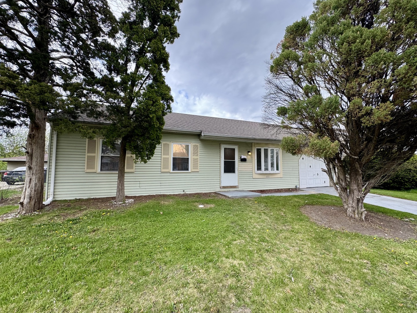 4458 Poplar Avenue Property Photo