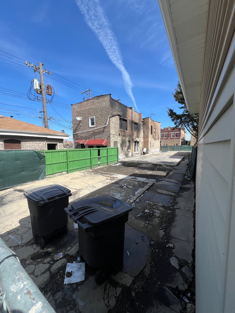 2214 S Central Avenue Property Photo 2