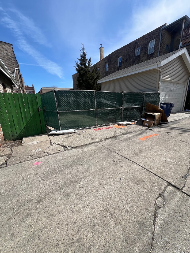 2214 S Central Avenue Property Photo 3
