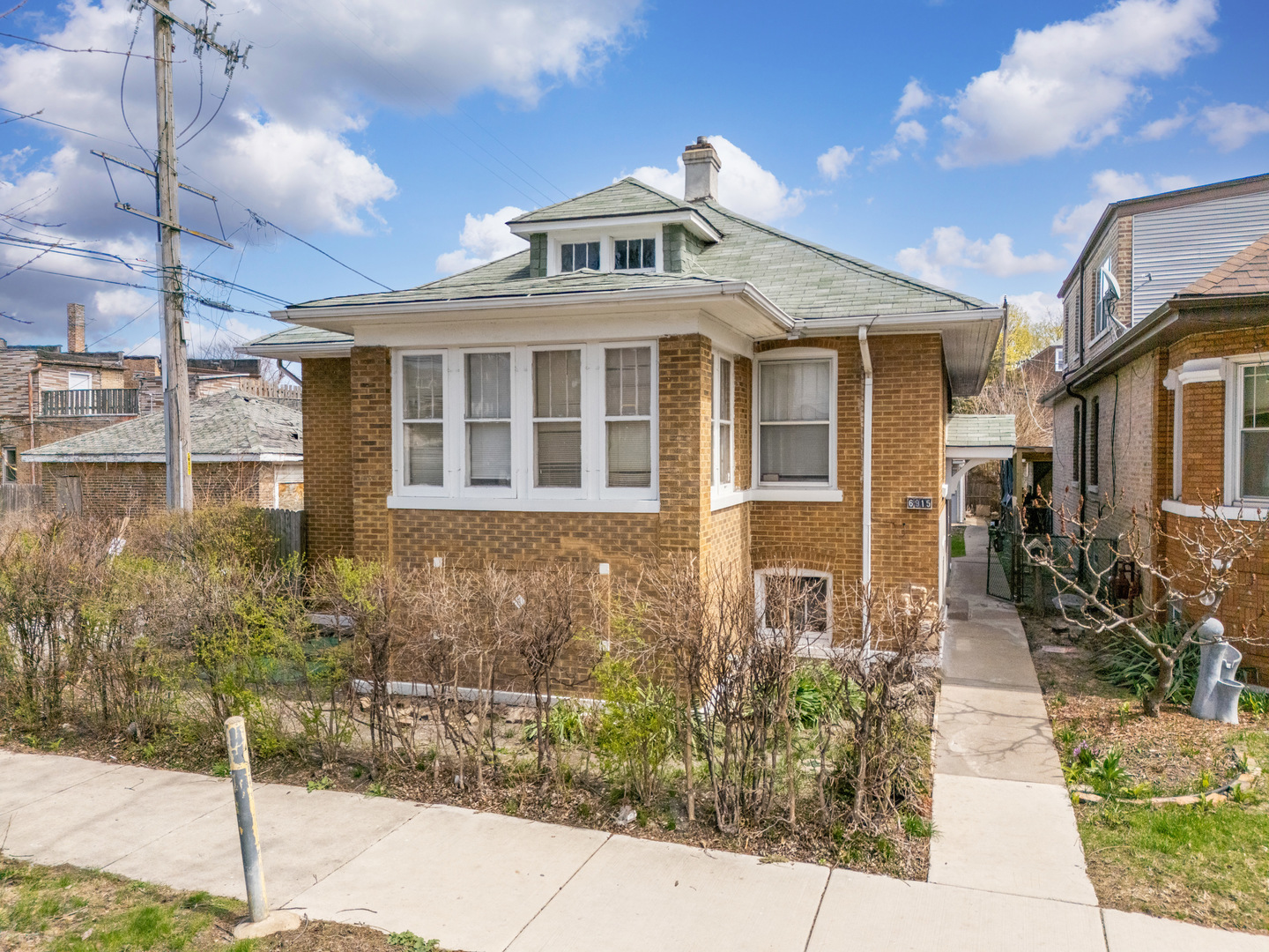 6915 S Rockwell Street Property Photo