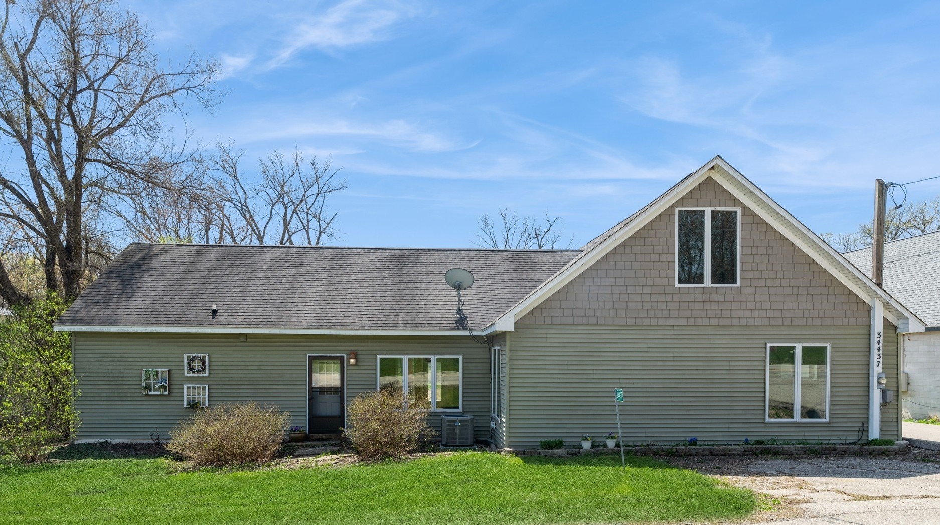 34437 Bassett Road Property Photo 1