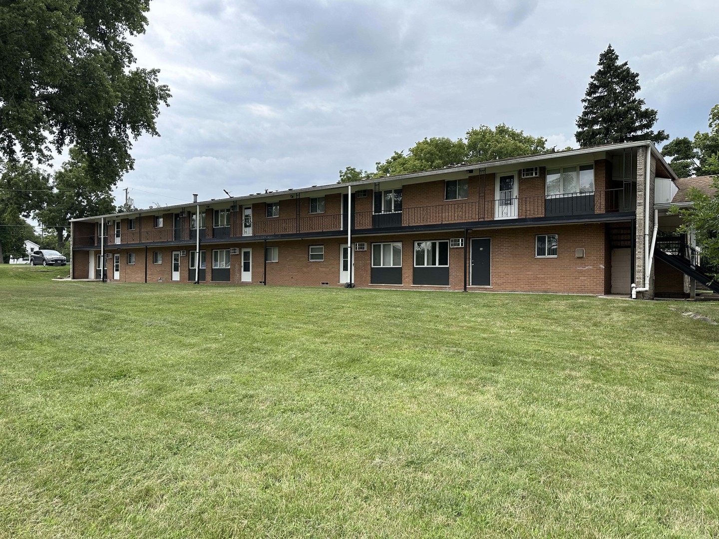 250 N Entrance Avenue 9b Property Photo