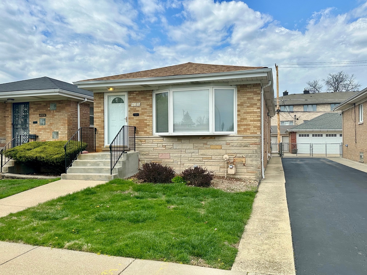 6322 W 63rd Place Property Photo 2