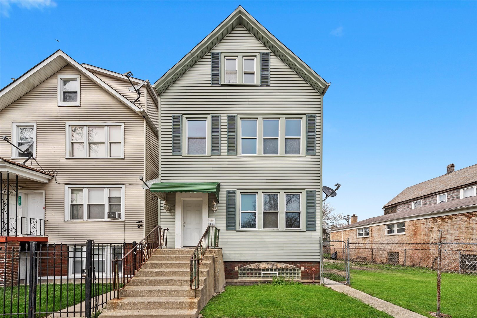 1320 W 50th Street Property Photo