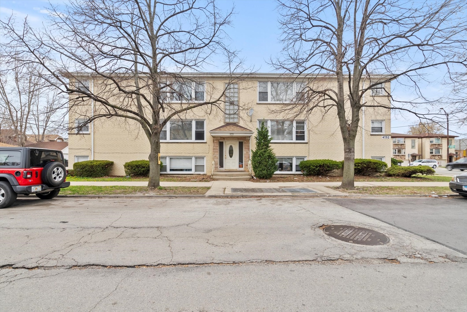 4752 N Menard Avenue 2s Property Photo