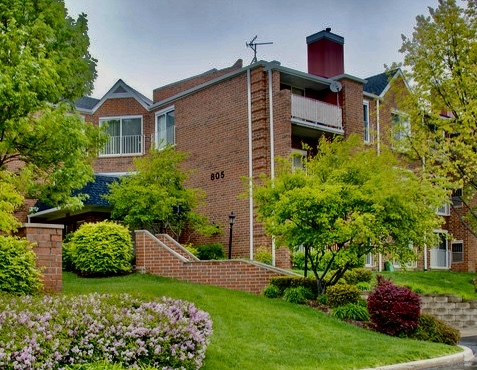 60007 Real Estate Listings Main Image
