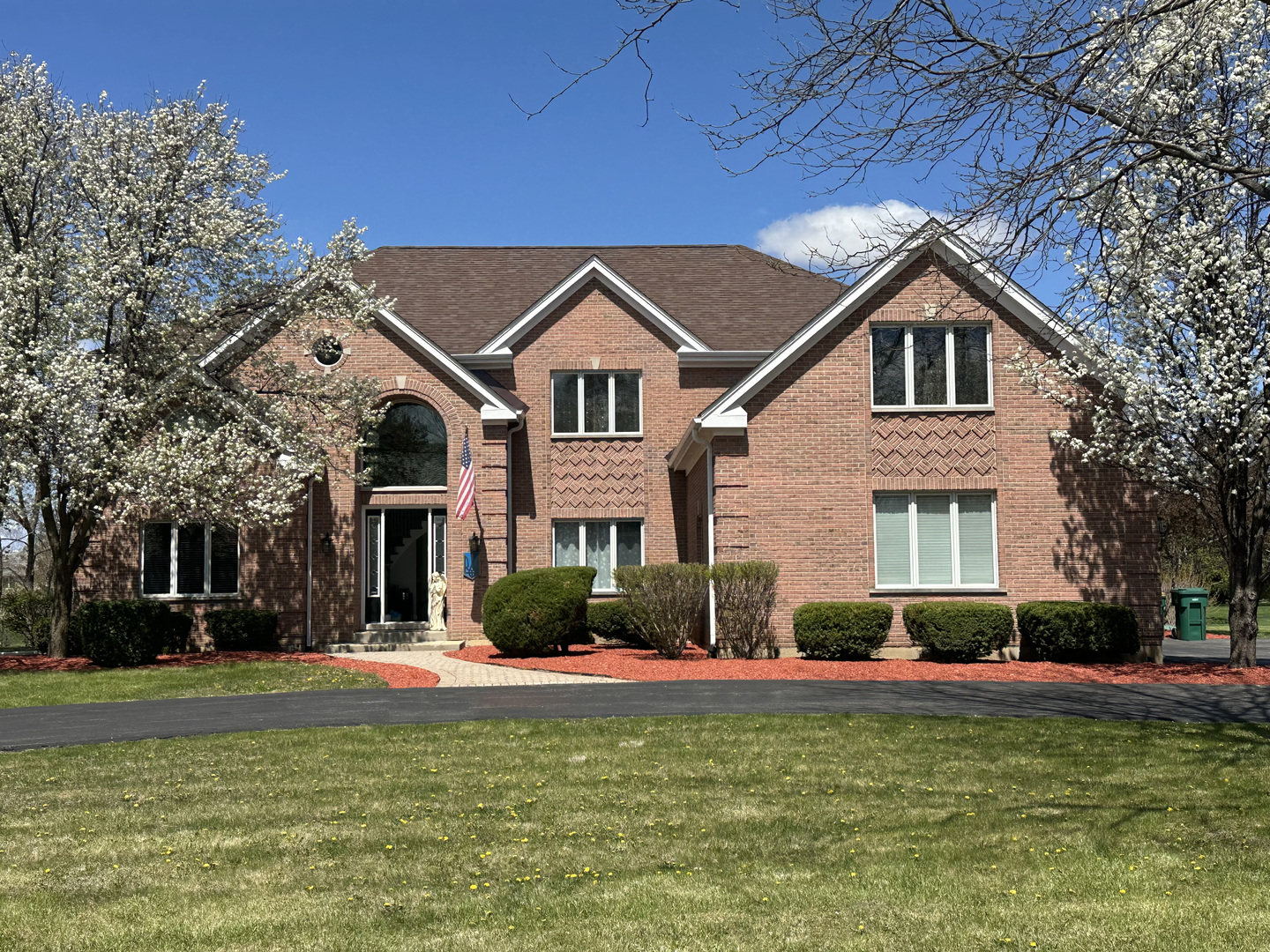120 Real Estate Listings Main Image