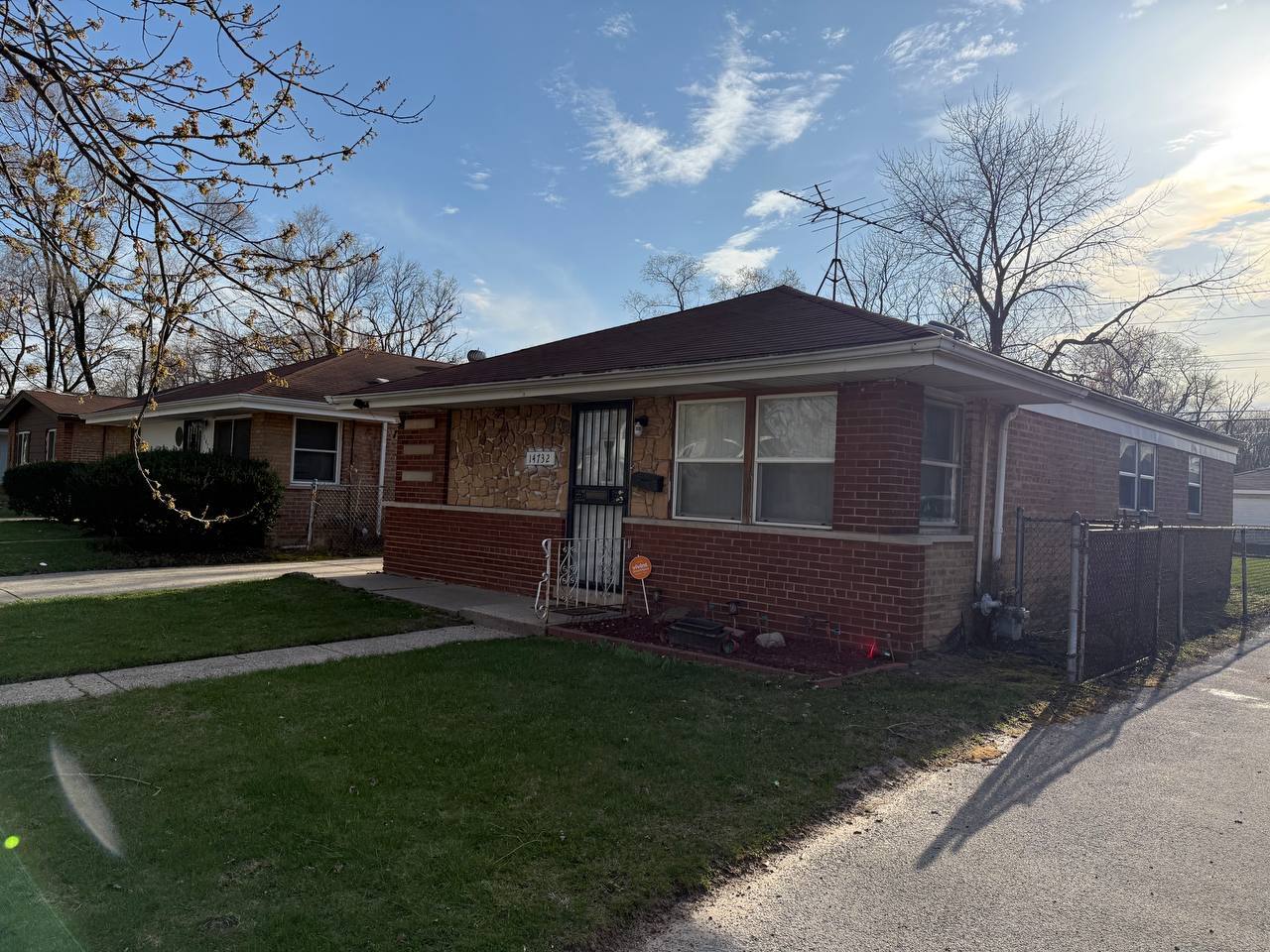 14732 Dorchester Avenue Property Photo