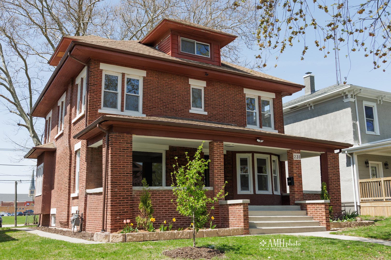 231 S Chicago Avenue Property Photo