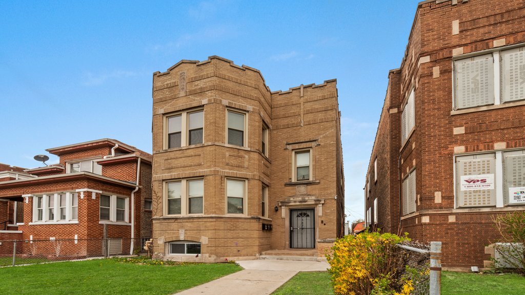 7729 S Laflin Street Property Photo 1