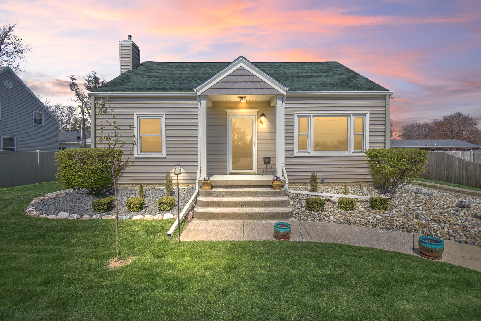 2110 E Oakland Avenue Property Photo 1