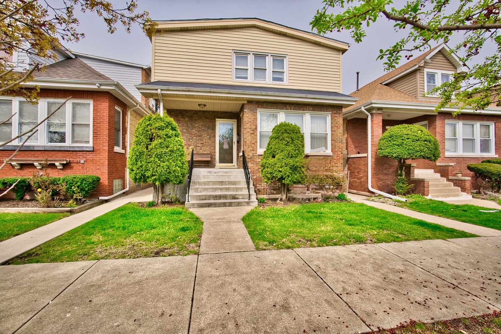 2534 N Rutherford Avenue Property Photo 1