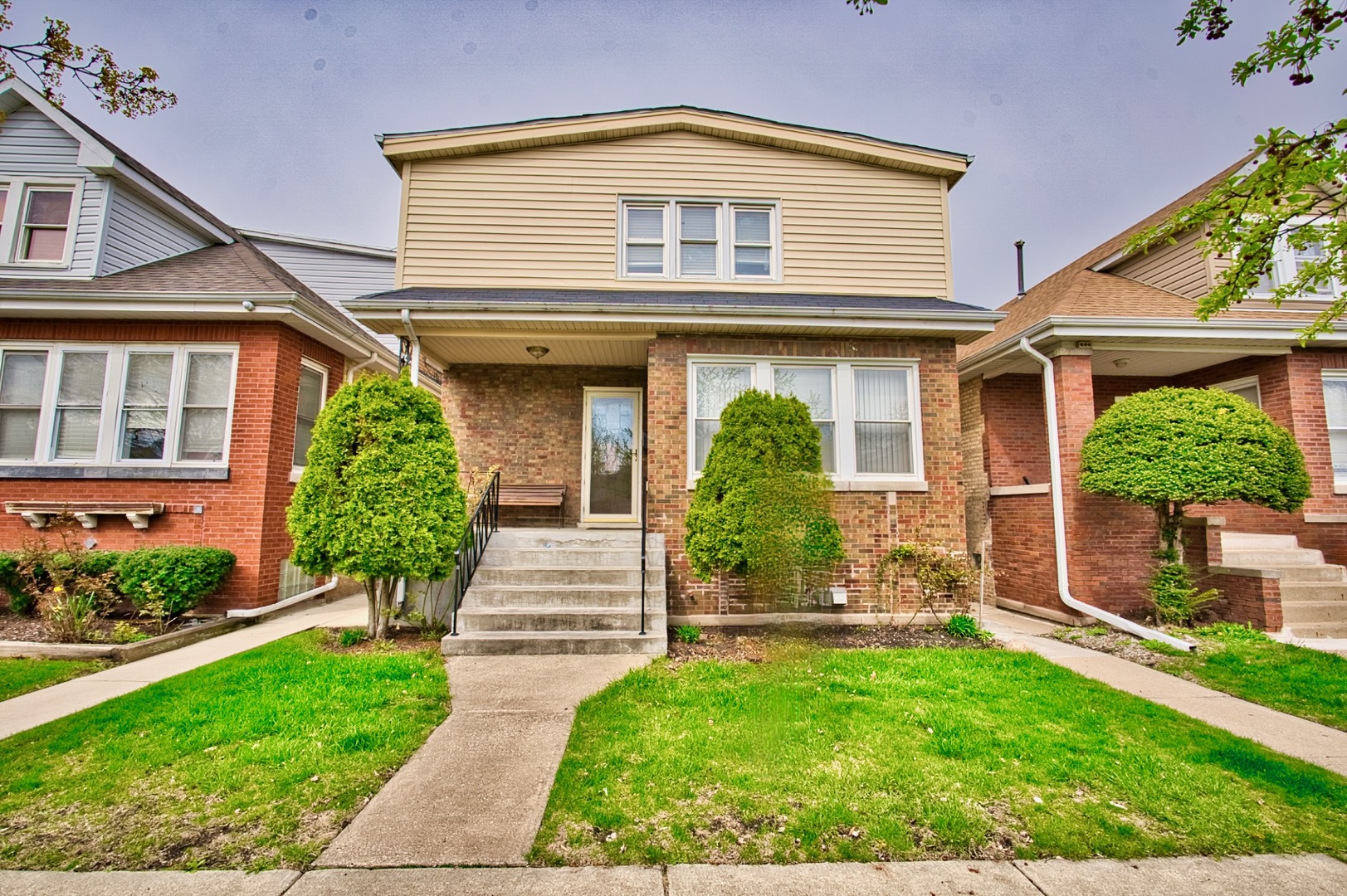 2534 N Rutherford Avenue Property Photo 2