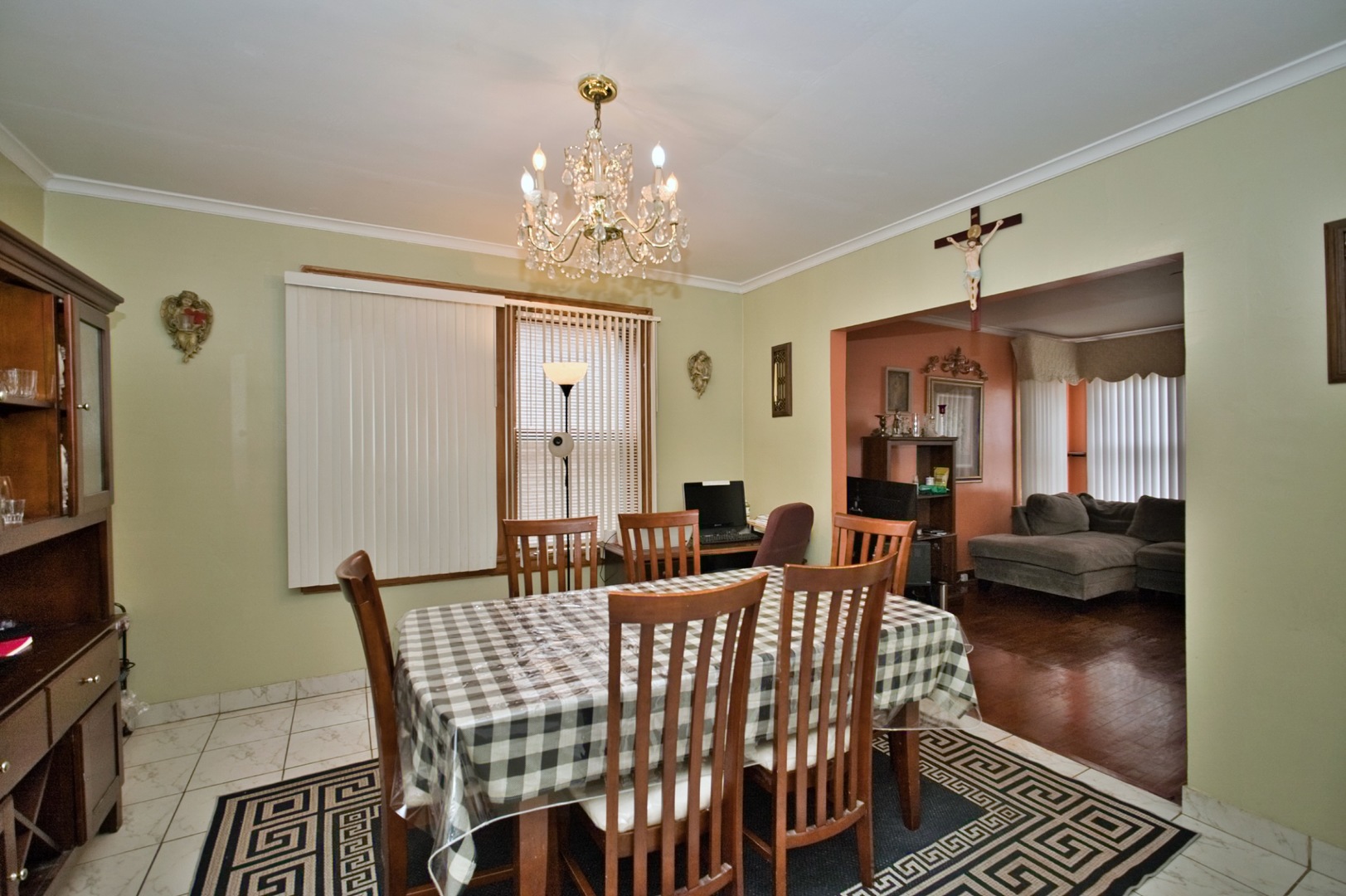 2534 N Rutherford Avenue Property Photo 10