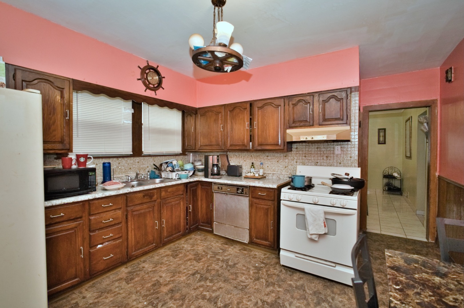 2534 N Rutherford Avenue Property Photo 23